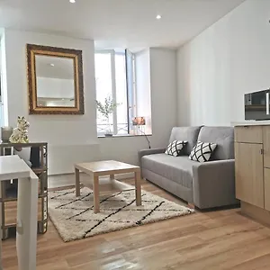  Apartment Centre De